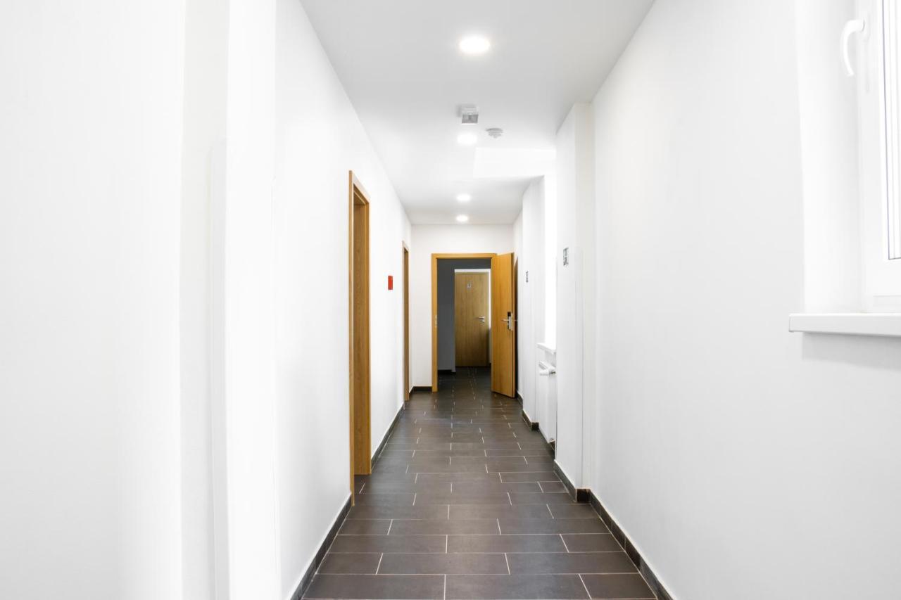 Hostel Mandarinka Prága Kültér fotó