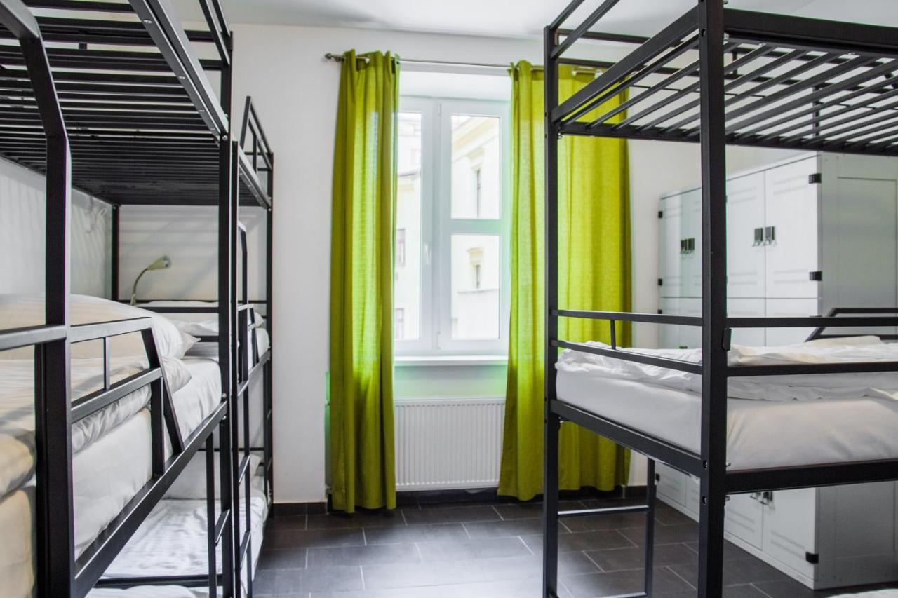 Hostel Mandarinka Prága Kültér fotó