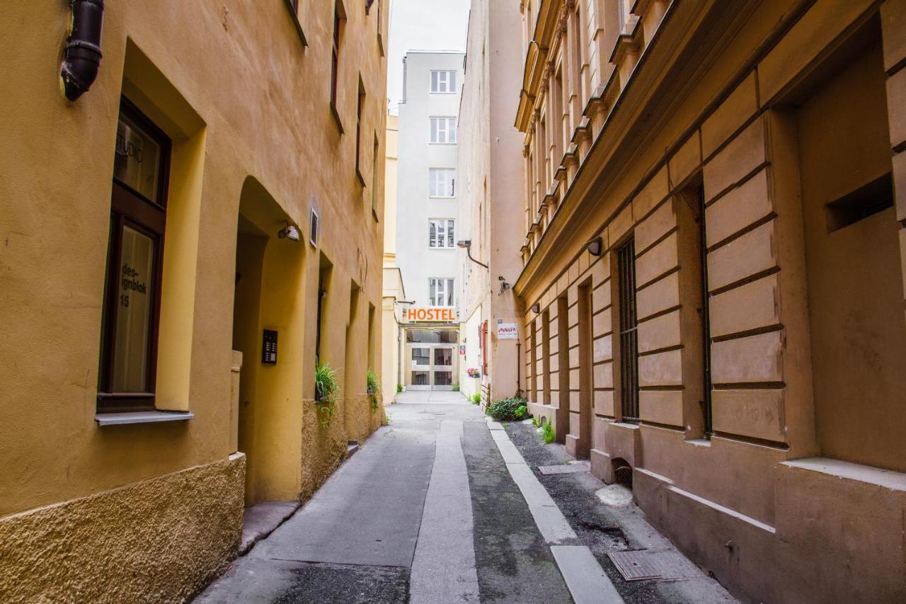 Hostel Mandarinka Prága Kültér fotó