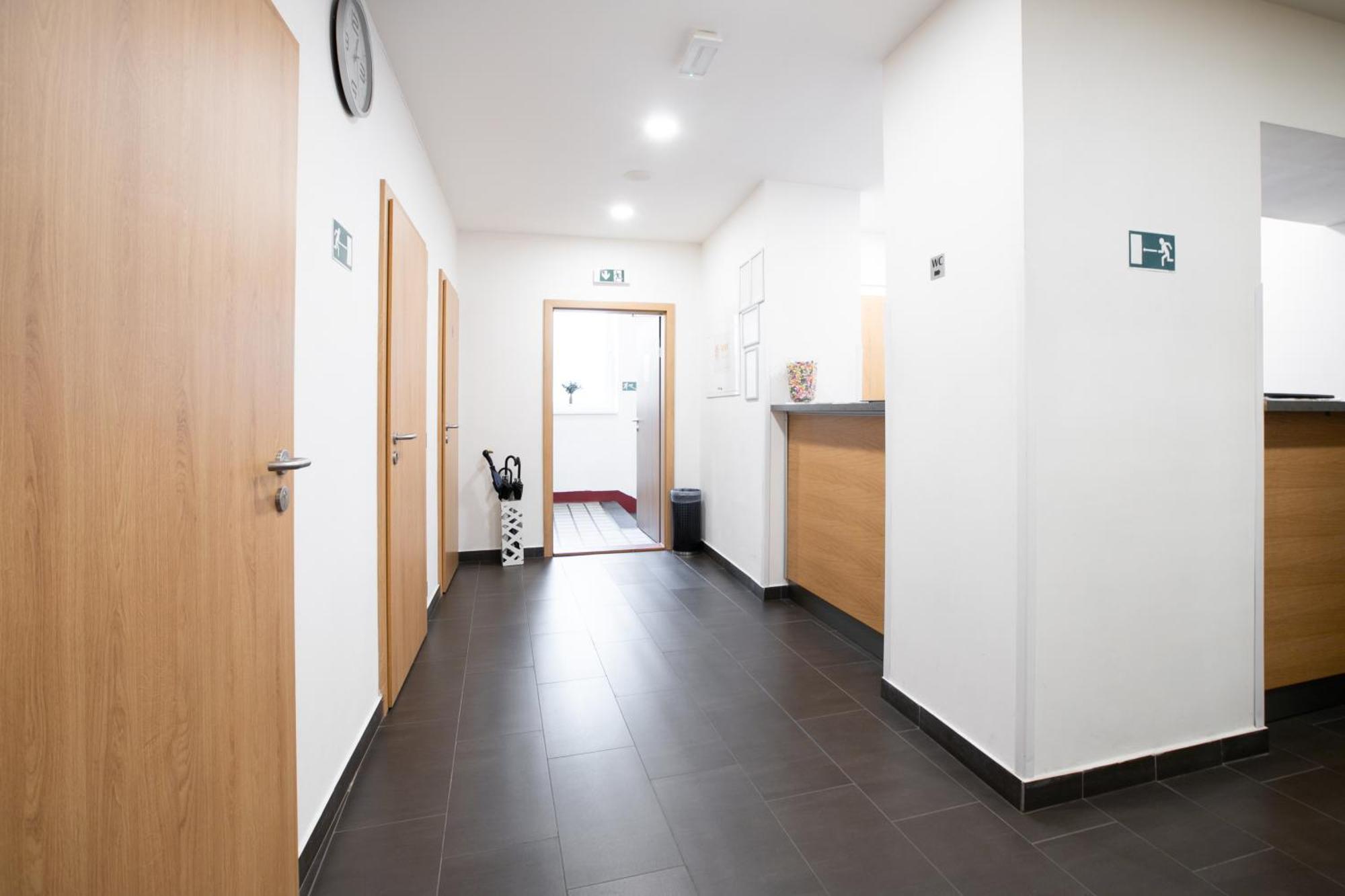 Hostel Mandarinka Prága Kültér fotó