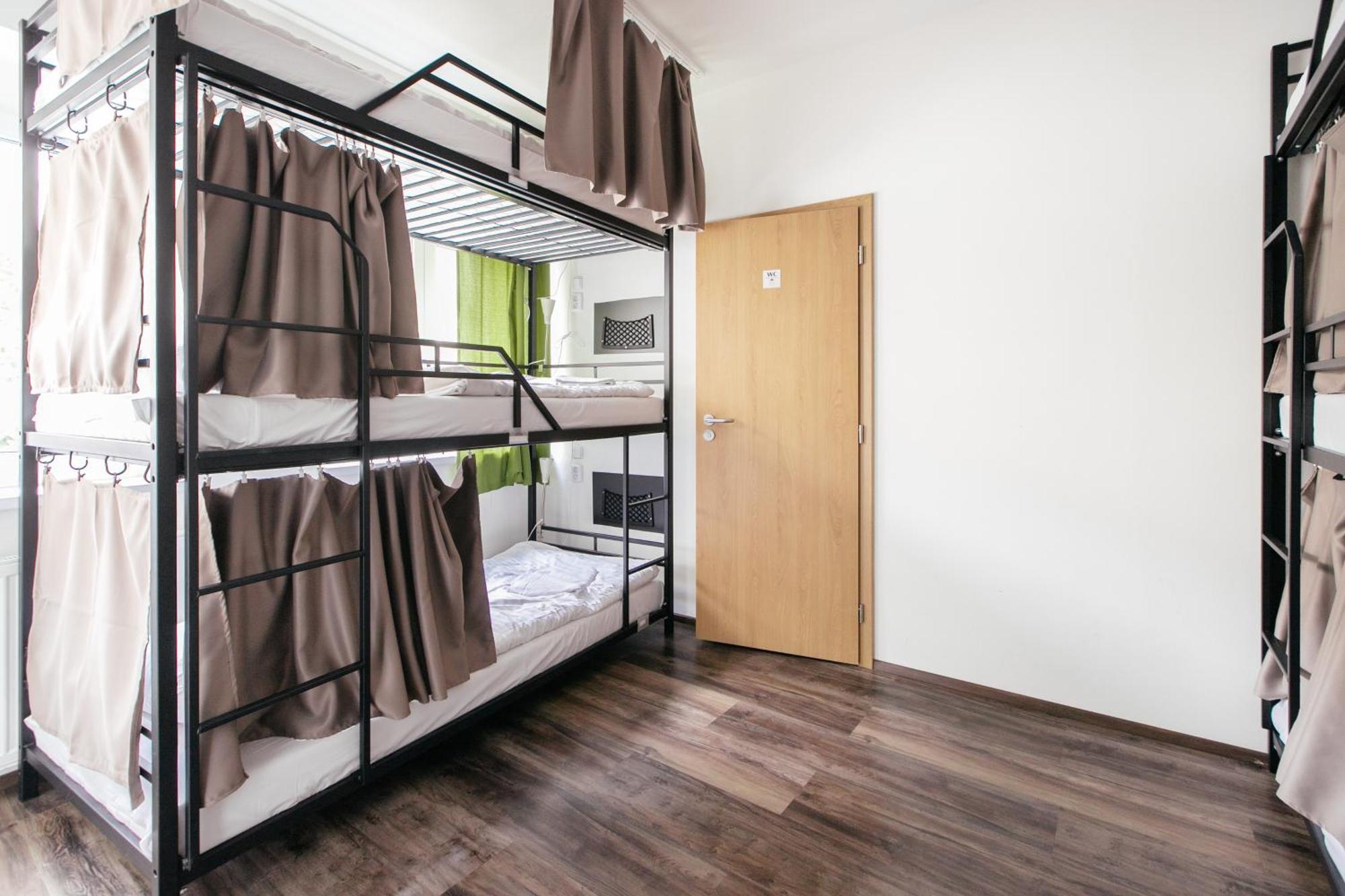 Hostel Mandarinka Prága Kültér fotó