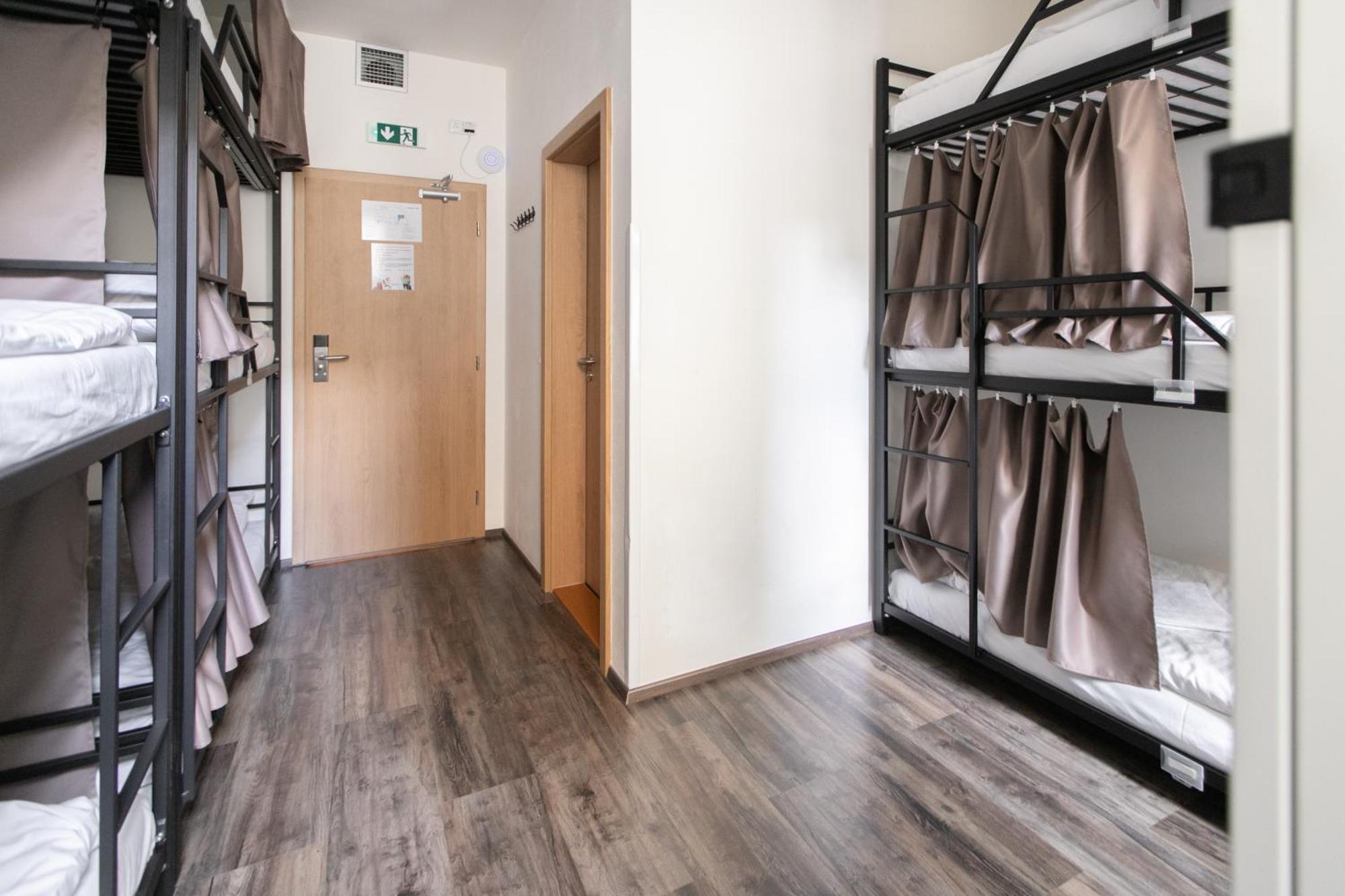 Hostel Mandarinka Prága Kültér fotó